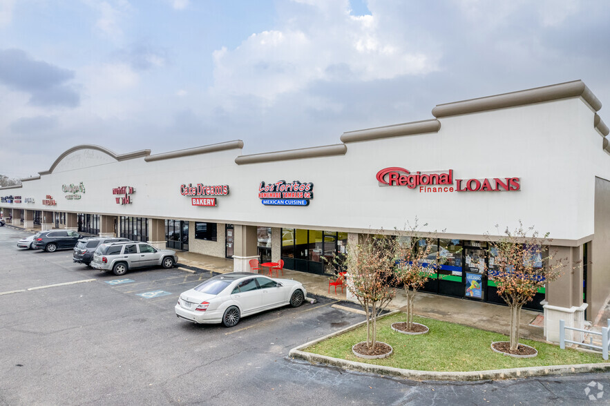 2514-2550 E Broadway St, Pearland, TX for lease - Building Photo - Image 2 of 6