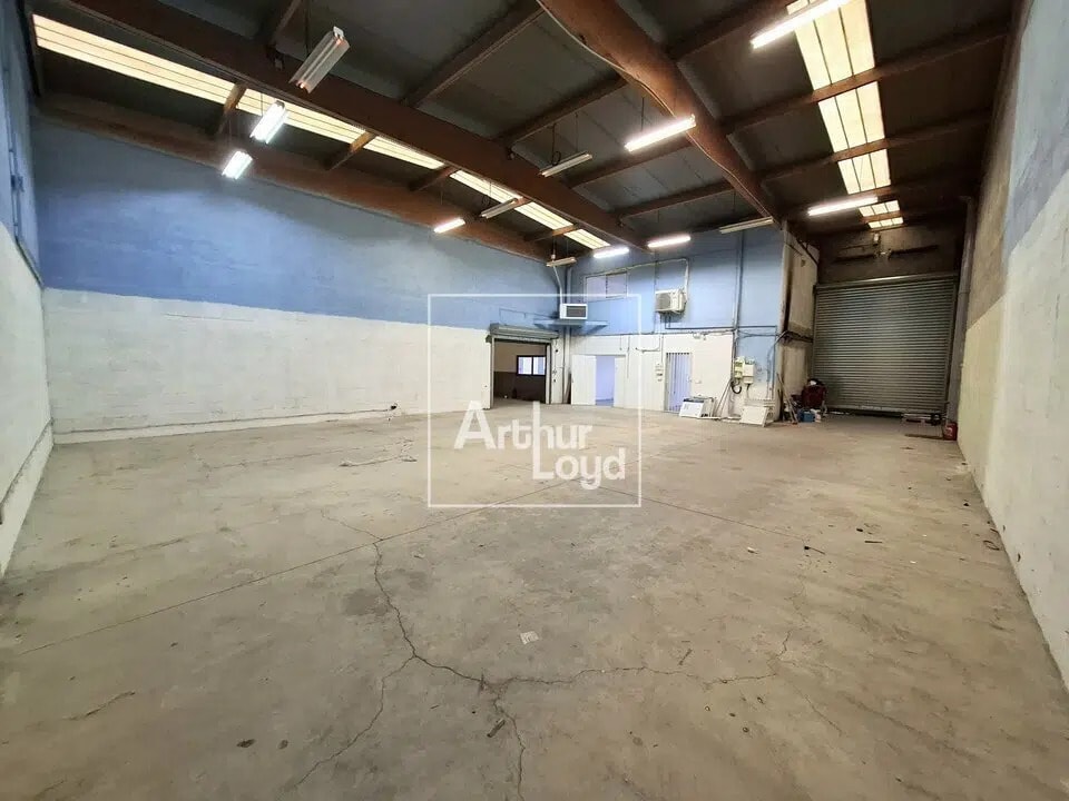 Flex in Émerainville for lease Interior Photo- Image 1 of 12