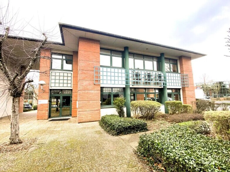 Flex in Évry-Courcouronnes for lease - Building Photo - Image 1 of 7