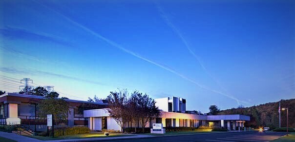 40 Saw Mill River Rd, Hawthorne, NY for lease - Building Photo - Image 2 of 3