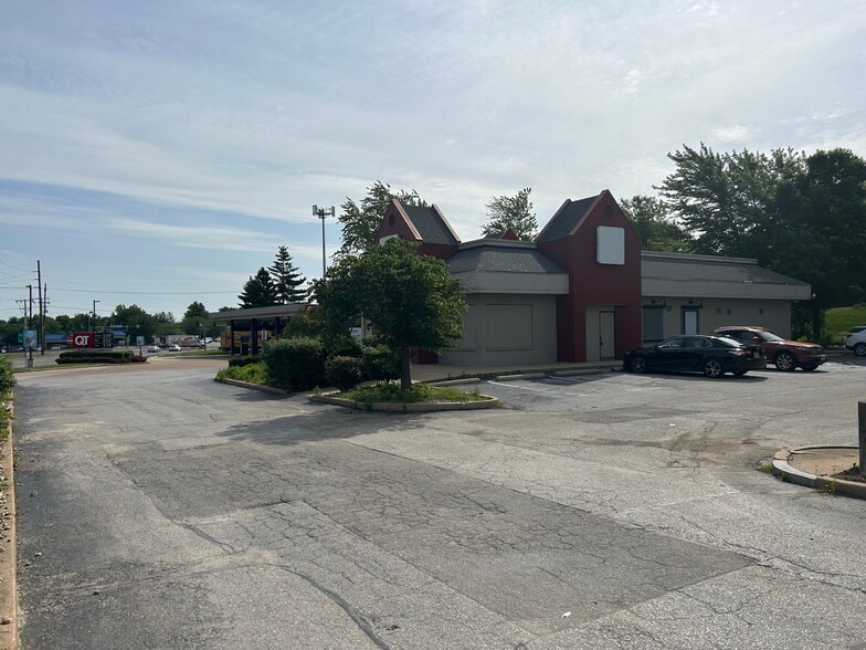 158 Howdershell Rd, Florissant, MO for lease - Building Photo - Image 1 of 11