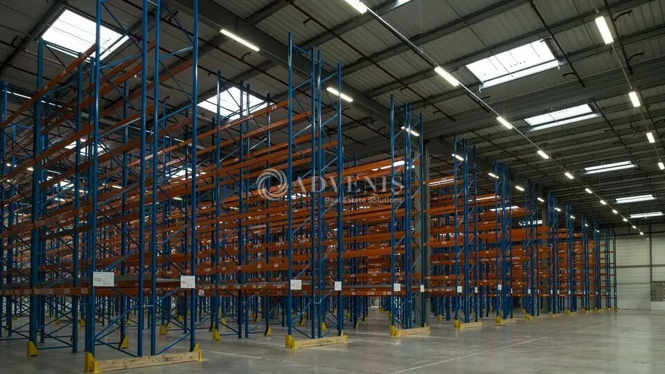 Industrial in Compans for lease - Interior Photo - Image 3 of 9