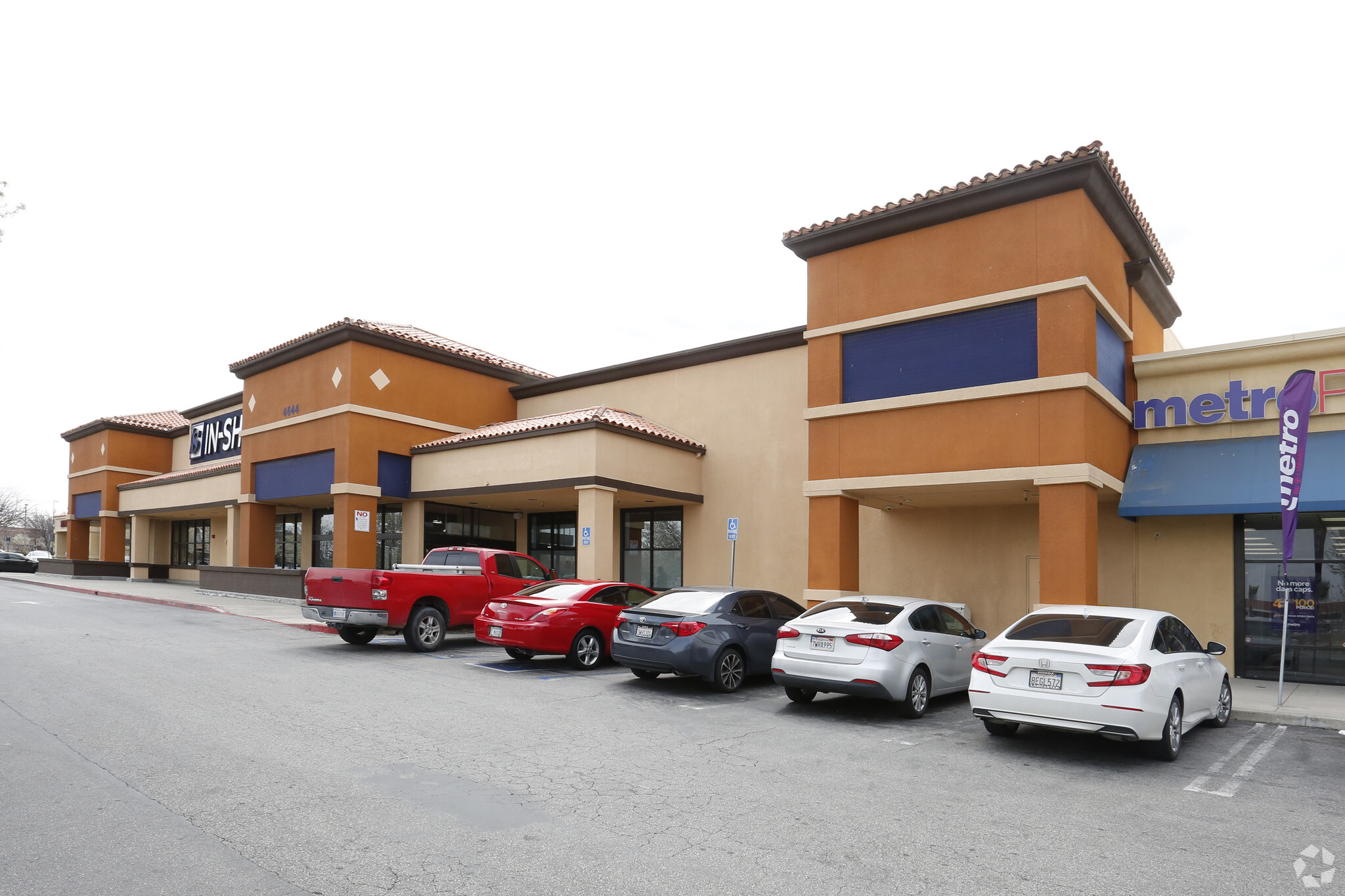 4604-4654 E Avenue S, Palmdale, CA for lease Primary Photo- Image 1 of 5