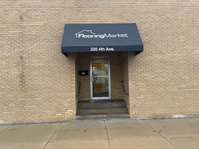 220 4th Ave, Rochelle, IL for lease Building Photo- Image 1 of 32
