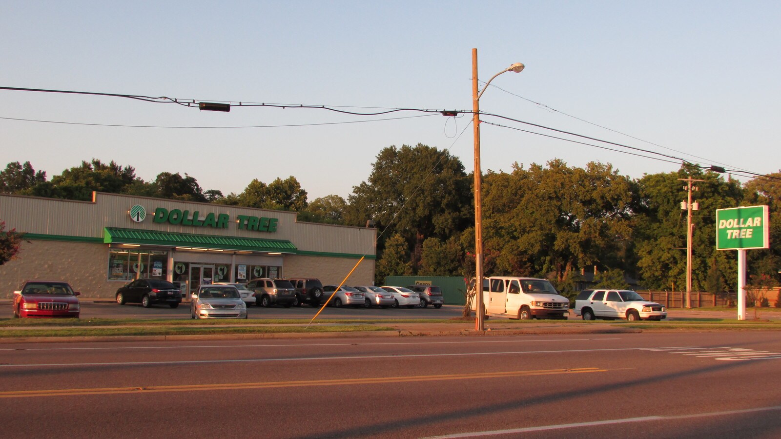 1246 Lamar Ave, Memphis, TN 38104