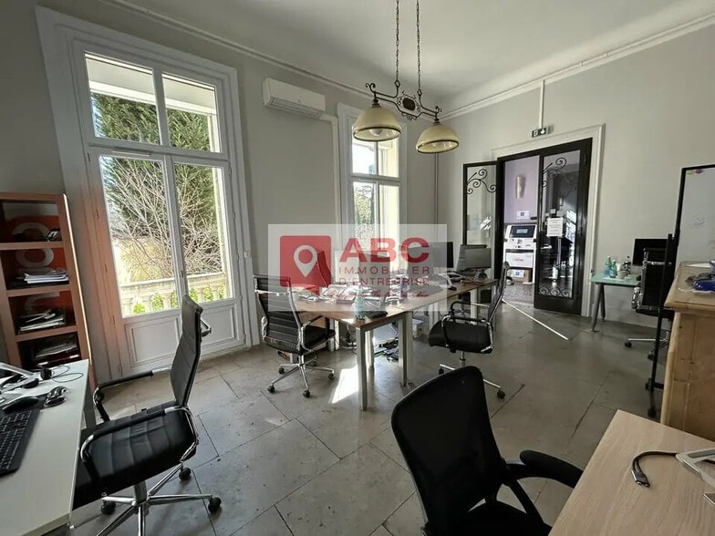Office in Montpellier for lease - Building Photo - Image 2 of 10