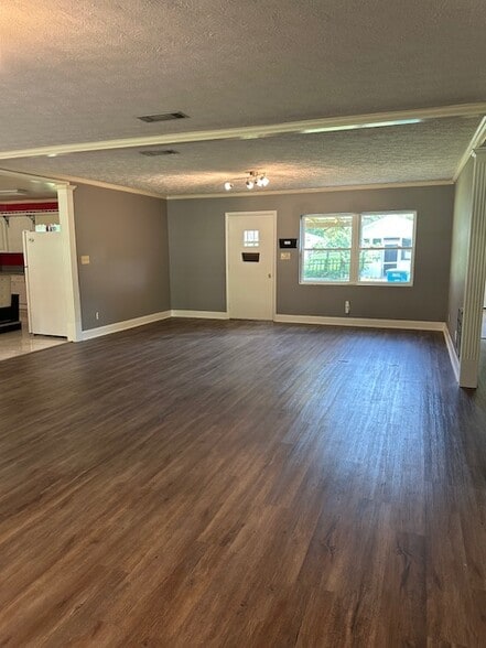 1308 US Highway 80, Bloomingdale, GA for lease - Building Photo - Image 2 of 12