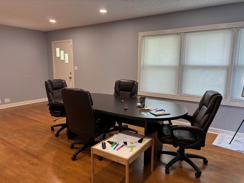 1314 Avenue A, Katy, TX for lease - Building Photo - Image 3 of 9