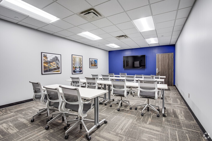 7825 Washington Ave S, Minneapolis, MN for lease - Interior Photo - Image 3 of 25