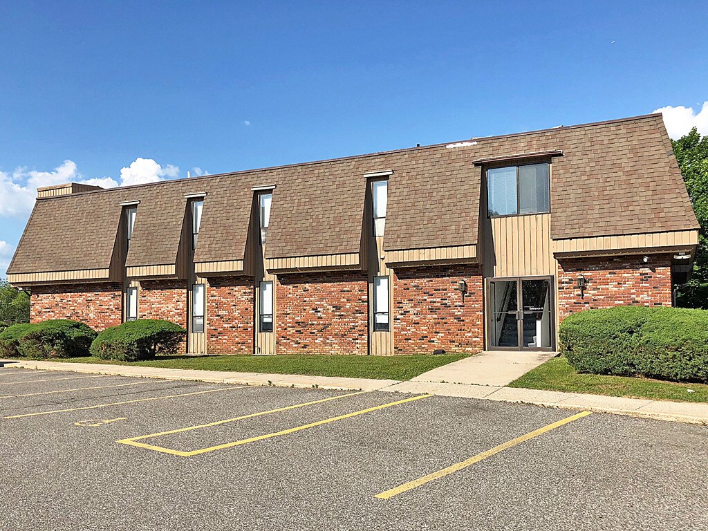940 Federal Rd, Brookfield, CT for lease Building Photo- Image 1 of 3