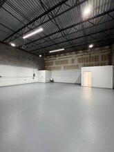 2155 NW Settle Ave, Port Saint Lucie, FL for lease Interior Photo- Image 2 of 6