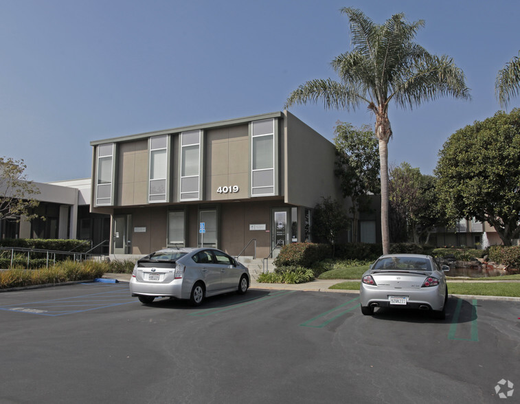 4019 Westerly Pl, Newport Beach, CA for lease - Primary Photo - Image 1 of 7