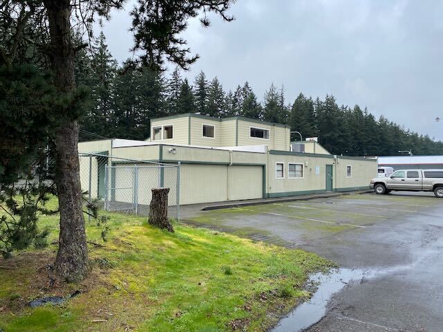 18715 Pacific Ave S, Spanaway, WA for lease - Building Photo - Image 1 of 13