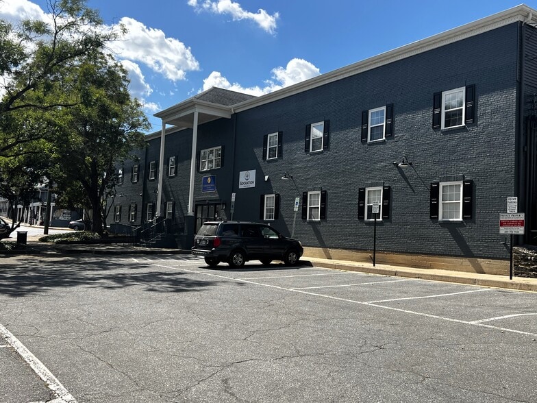 56 W Main St, Westminster, MD for lease - Building Photo - Image 2 of 8
