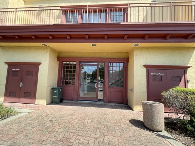 600 E Main St, Vacaville, CA for lease - Building Photo - Image 3 of 13