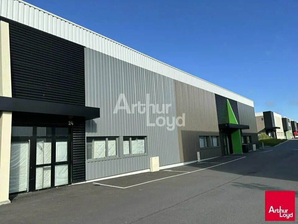 Flex in La Mézière for lease Building Photo- Image 1 of 3