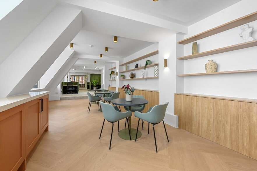 111-111A Wardour St, London for lease - Building Photo - Image 2 of 21