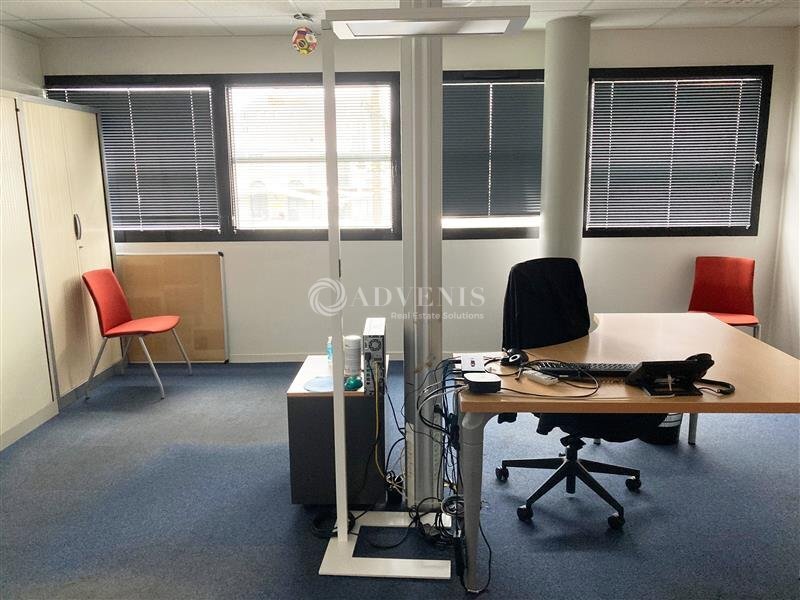 Office in Le Mans for lease Interior Photo- Image 1 of 4