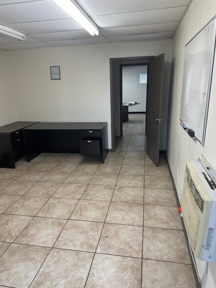 15502 Highway 3, Webster, TX for lease - Interior Photo - Image 3 of 56