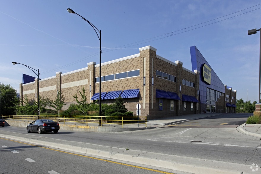 2100 N Elston Ave, Chicago, IL for sale - Primary Photo - Image 1 of 3