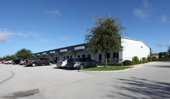 735 NE 19TH Pl, North Fort Myers FL - Warehouse