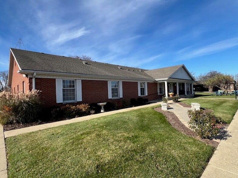 2030 N Seminary, Woodstock, IL for sale - Building Photo - Image 2 of 16