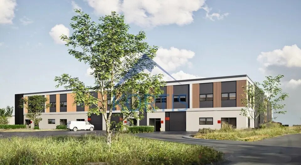 Flex in Sancé for sale Building Photo- Image 1 of 4