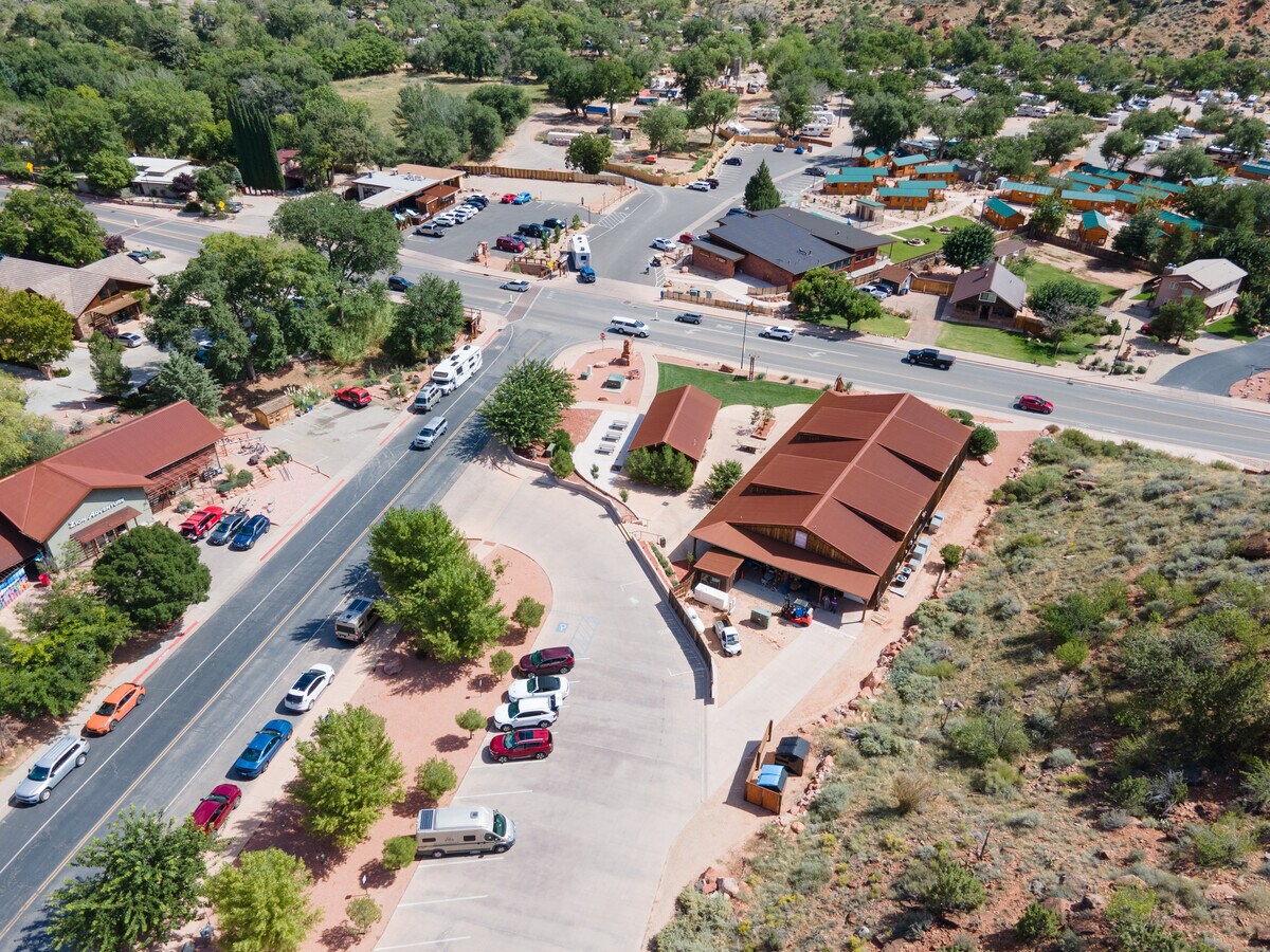 35 Lion Blvd., Springdale, UT 84767 Hoodoos Mixed Use at Entry to