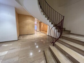 Retail in Manresa, Barcelona for lease Interior Photo- Image 2 of 10