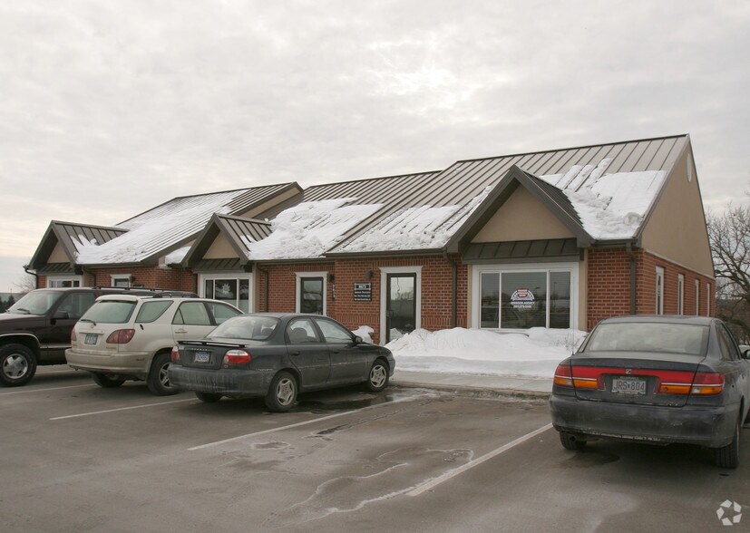 8673 Eagle Point Blvd, Lake Elmo, MN 55042