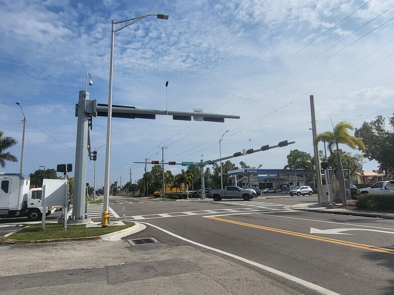 2960 S Cleveland Ave, Fort Myers, FL for lease - Building Photo - Image 3 of 11