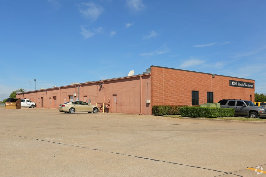 12206 E 51st St, Tulsa, OK for lease - Building Photo - Image 2 of 3