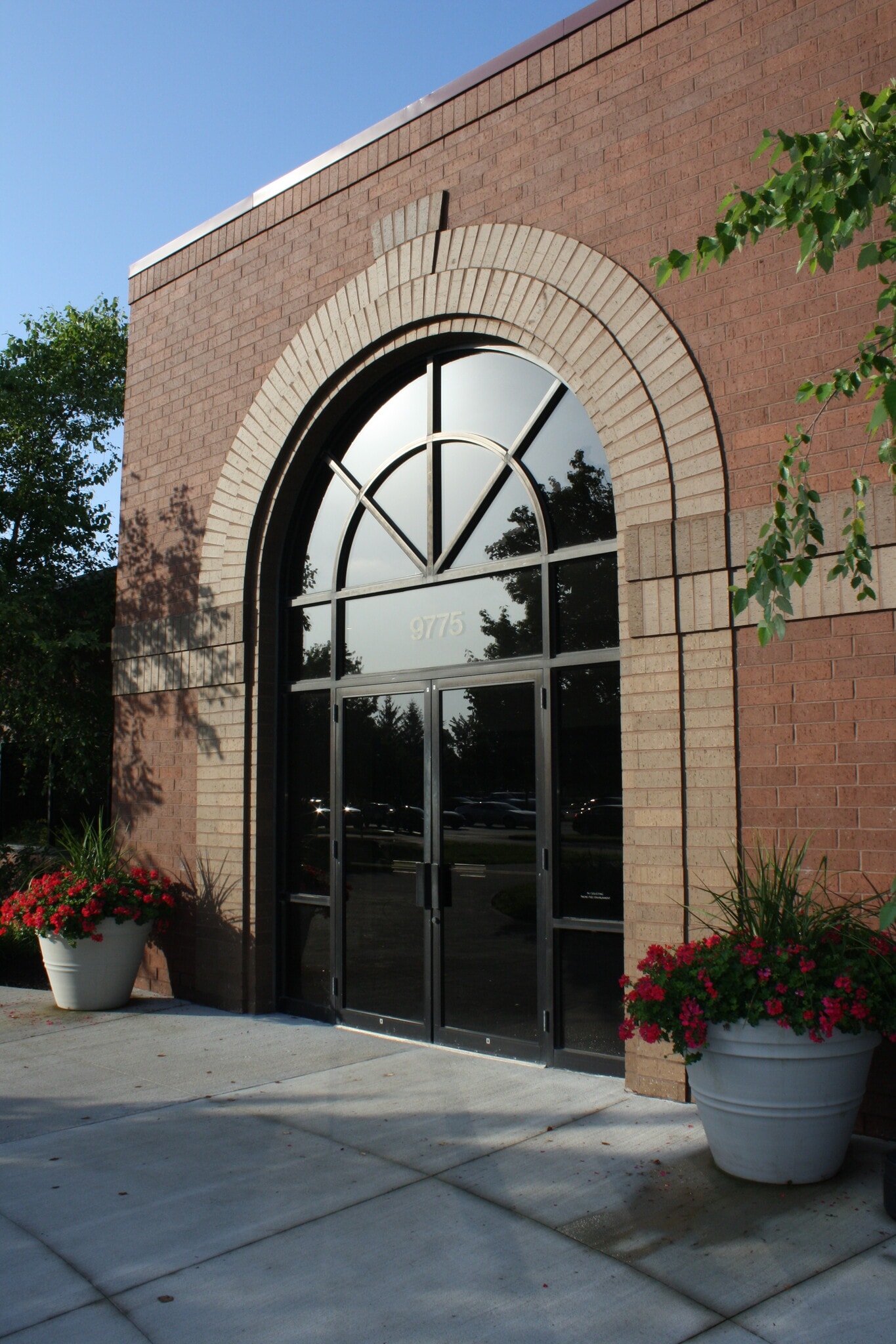 9785 Crosspoint Blvd, Indianapolis, IN for lease Building Photo- Image 1 of 2