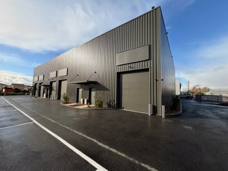 Flex in Marcheprime for sale - Building Photo - Image 2 of 7