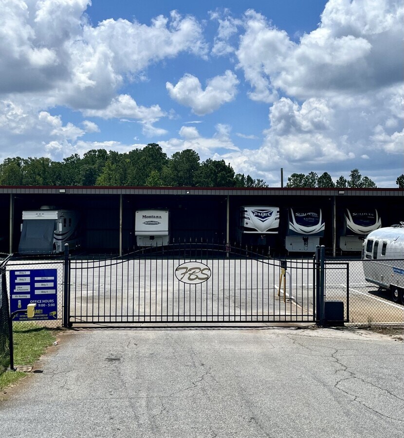 5780 Holiday Rd, Buford, GA 30518