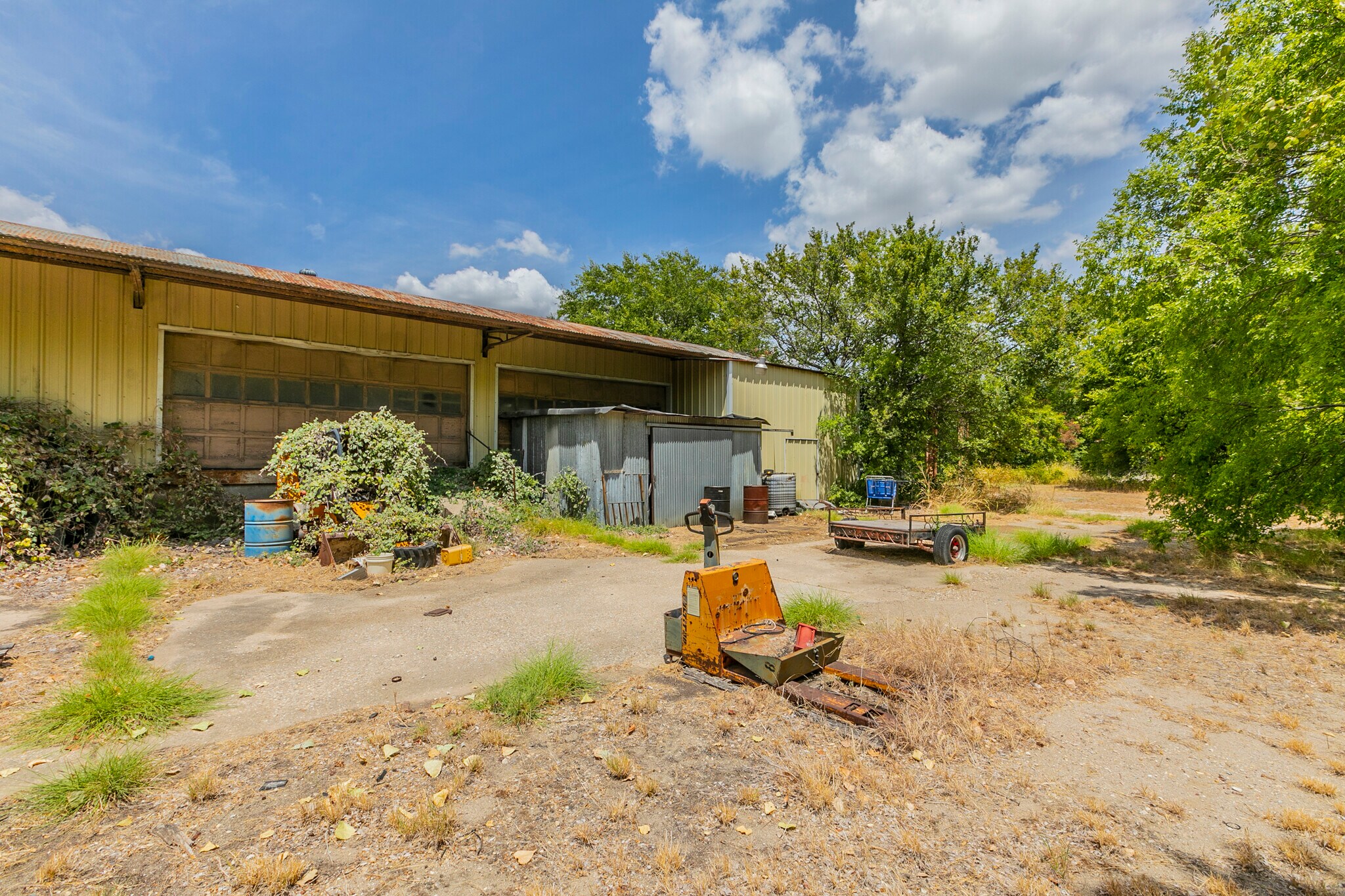 1300 S Loop Dr, Waco, TX for sale Primary Photo- Image 1 of 1