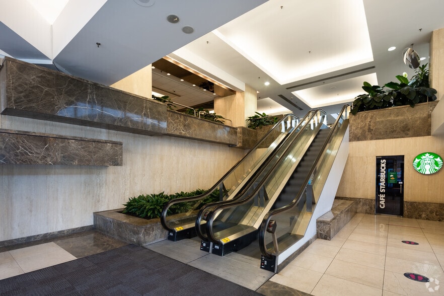 3400 Boul De Maisonneuve O, Montréal, QC for lease - Lobby - Image 2 of 14