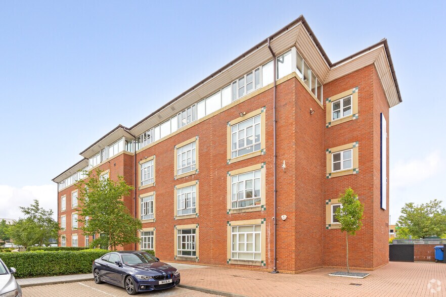 Westminster Place . York portfolio of 3 properties for sale on LoopNet.com - Building Photo - Image 1 of 8