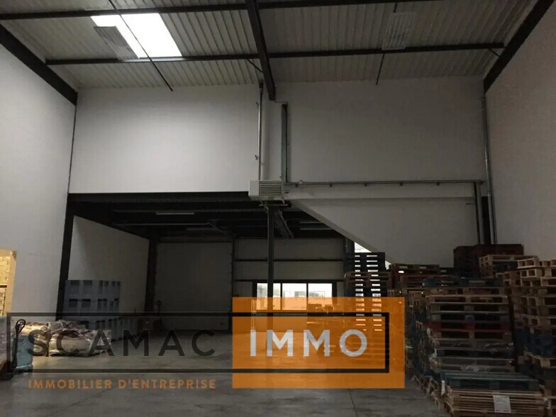 Office in Tigery for lease - Interior Photo - Image 3 of 5