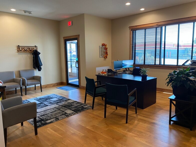 803 Fairfax St, Altoona, WI for lease - Building Photo - Image 2 of 19