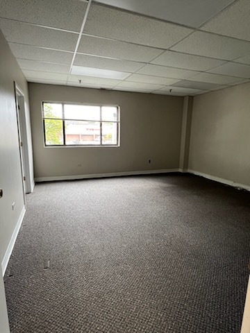 32-34 W Chicago Ave, Naperville, IL for lease - Interior Photo - Image 3 of 5