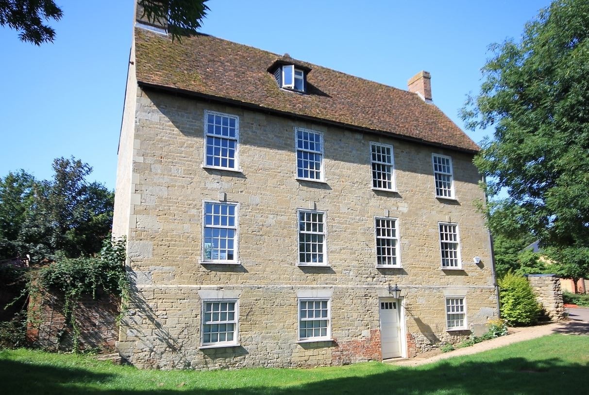 Canon Harnett Ct, Milton Keynes for sale Primary Photo- Image 1 of 1