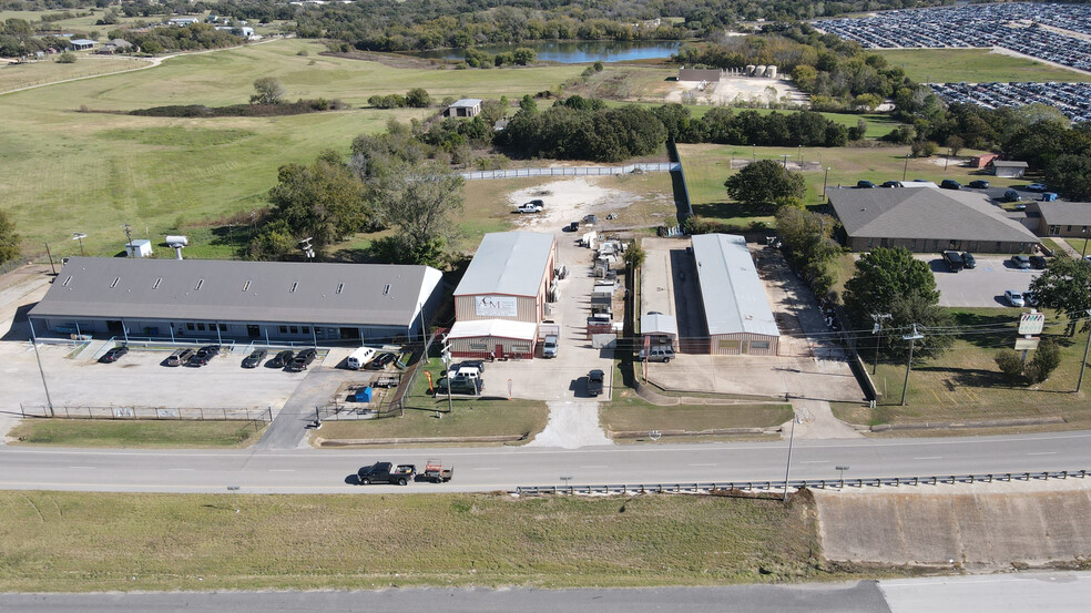 2875 S Burleson Blvd, Burleson, TX for lease - Building Photo - Image 2 of 23