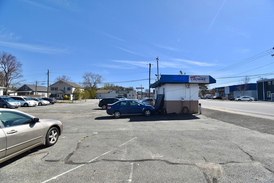 890 Boston Rd, Springfield, MA for sale - Building Photo - Image 2 of 4