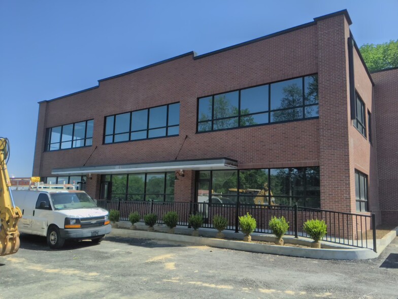 400 Three Tun Rd, Malvern, PA for lease - Building Photo - Image 1 of 6