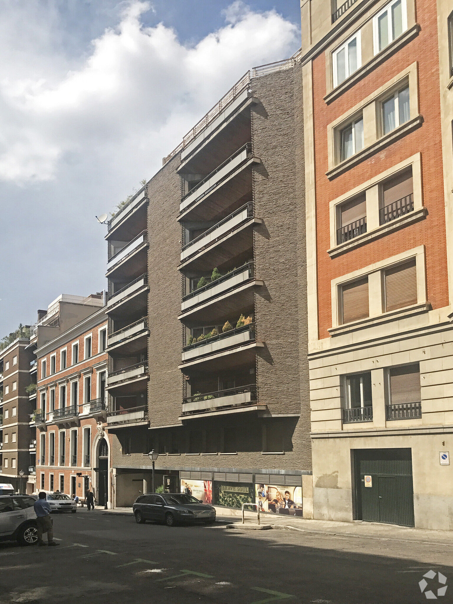 Retail in Madrid, Madrid for lease Primary Photo- Image 1 of 2