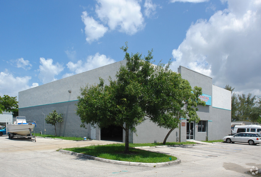 1915 NW 40th Ct, Pompano Beach, FL for lease - Building Photo - Image 2 of 4