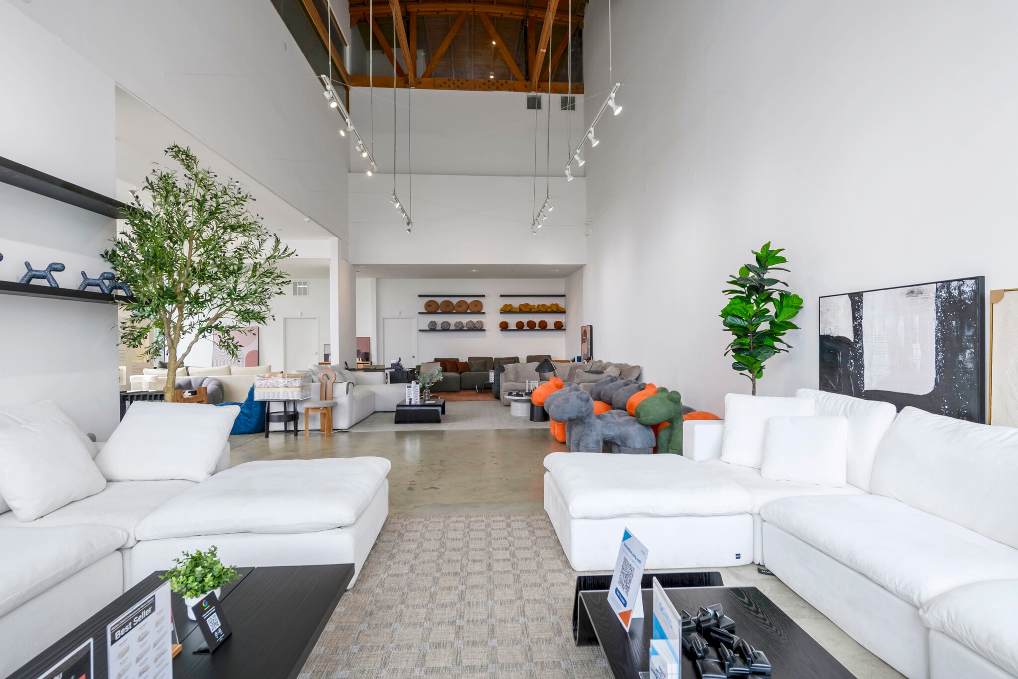 8250-8256 Melrose Ave, Los Angeles, CA for lease Building Photo- Image 1 of 8