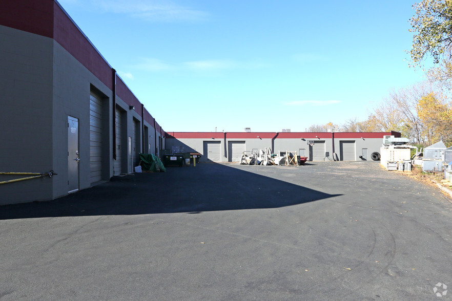 1871-1897 Buerkle Rd, Saint Paul, MN for lease - Building Photo - Image 3 of 8