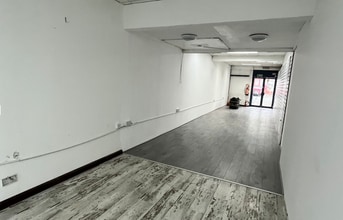 28A Bury New Rd, Manchester for lease Interior Photo- Image 2 of 3